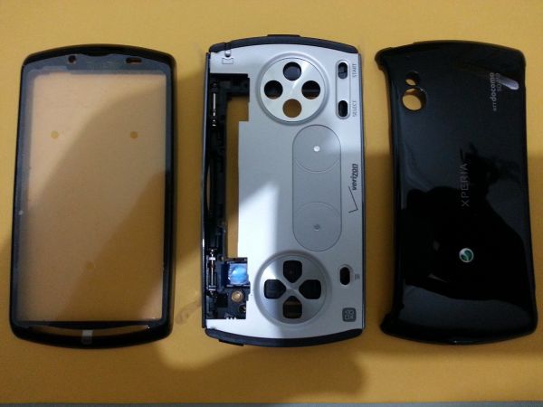 Carcaça Xperia Play R800a R800i preta Original